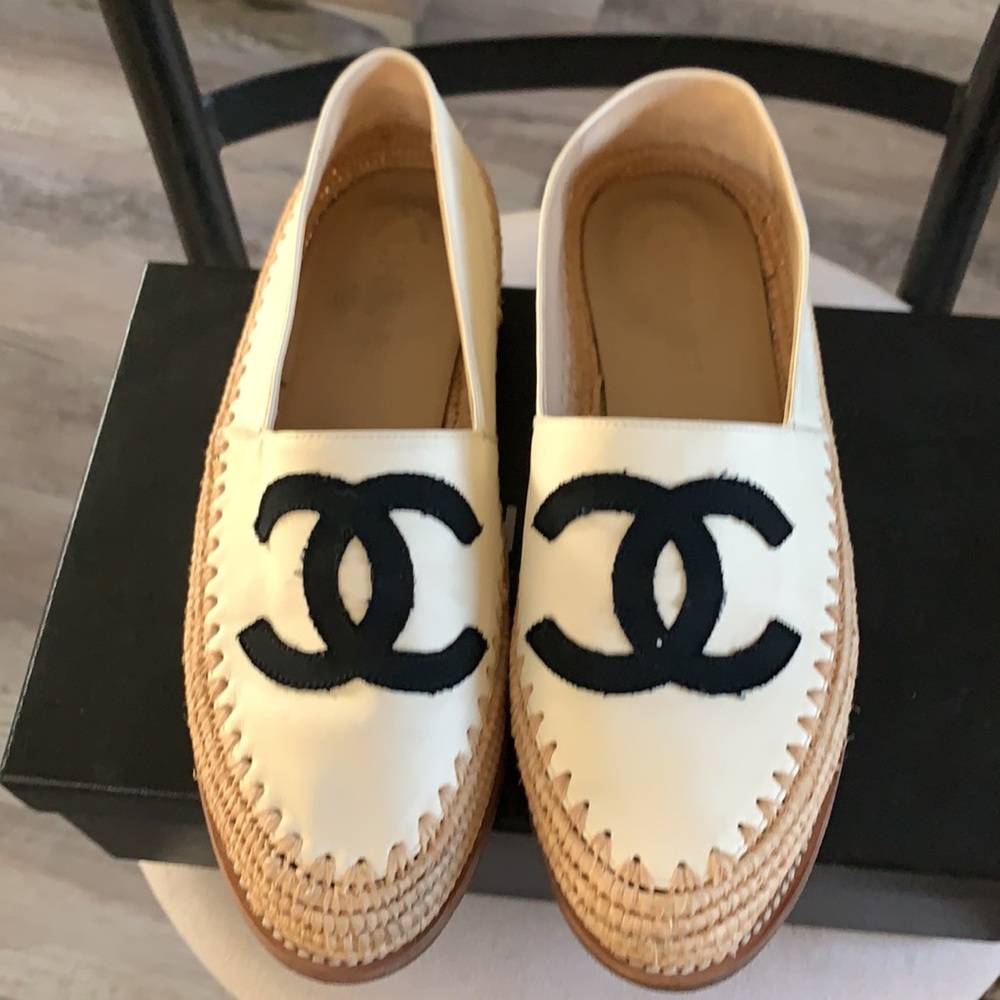 CHANEL Espadrilles